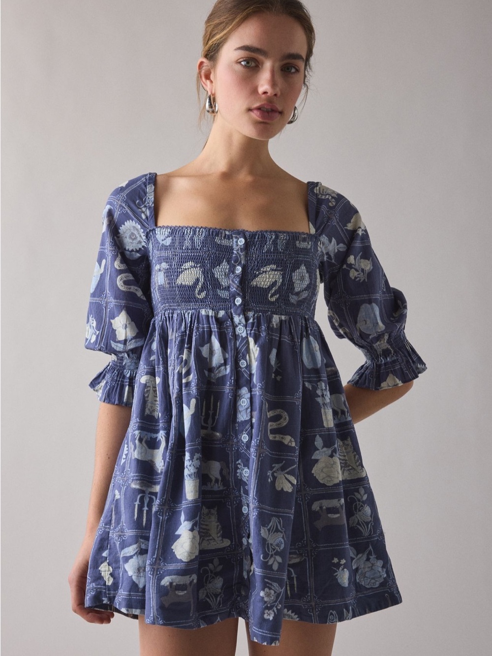 🦋 Women’s Kimchi Blue Cute as a Button Puff Sleve Babydoll Mini Dress 🦋 - Picture 2 of 9